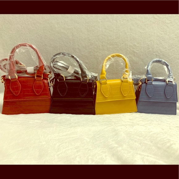 Handbags - ❤️Mini crossbody bag. 🔴 Ruby  🔴